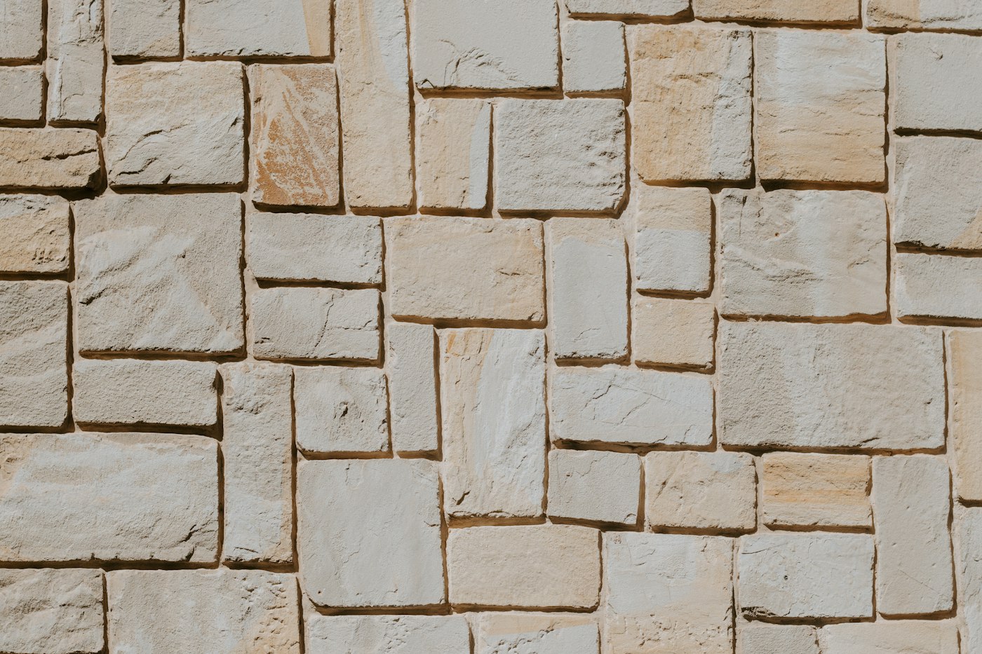 Stone block cladding wall